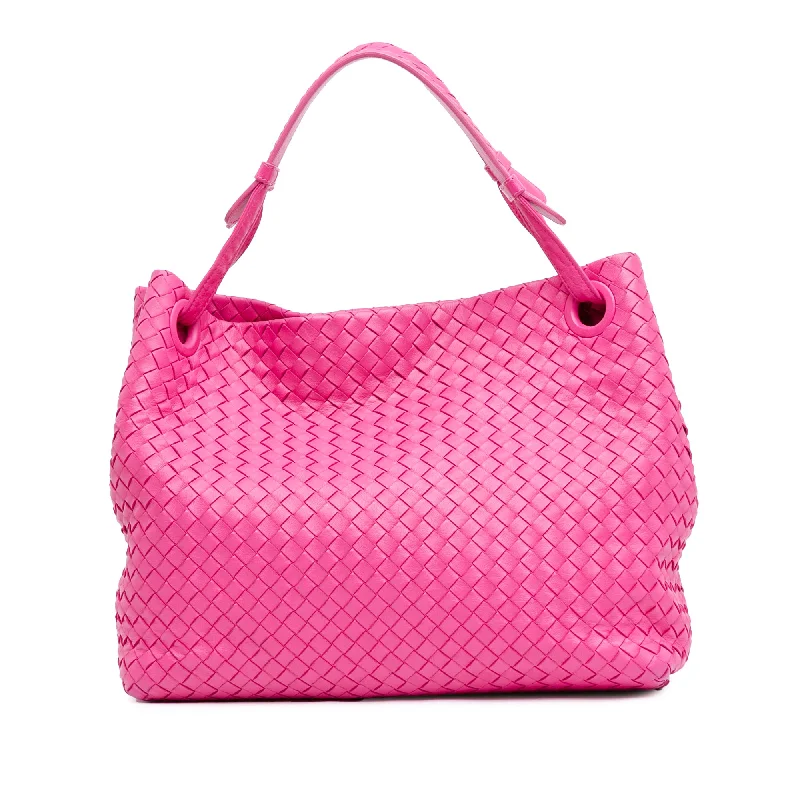 Bottega Veneta bags for spring outfitsPink Bottega Veneta Intrecciato Bella Tote