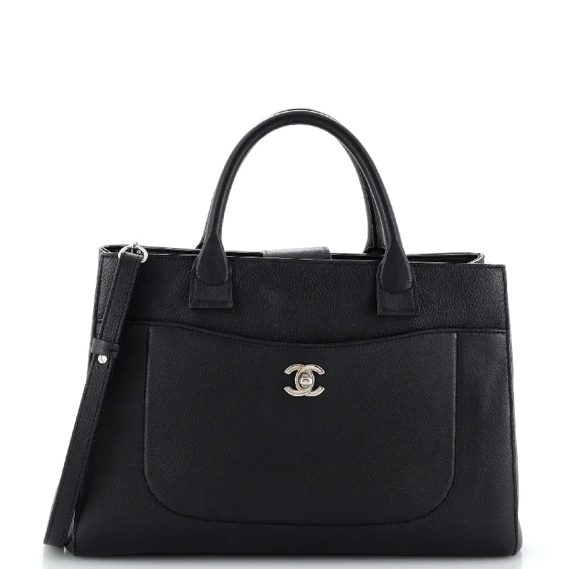 Women Gucci bags with a detachable mirror insideNeo Executive Tote Grained Calfskin Small