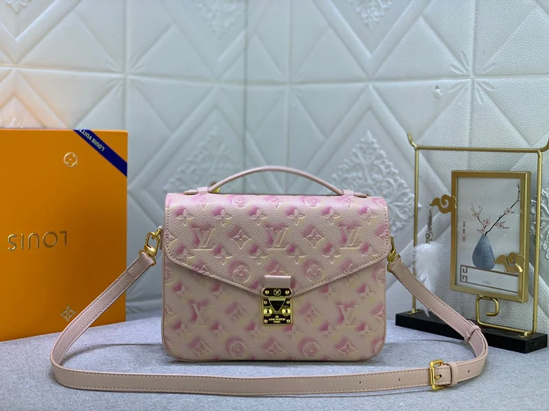 Louis Vuitton Speedy bags in monogram canvas for a classic lookBoldCollect - LOUIS VUITTON BAGS - 1898