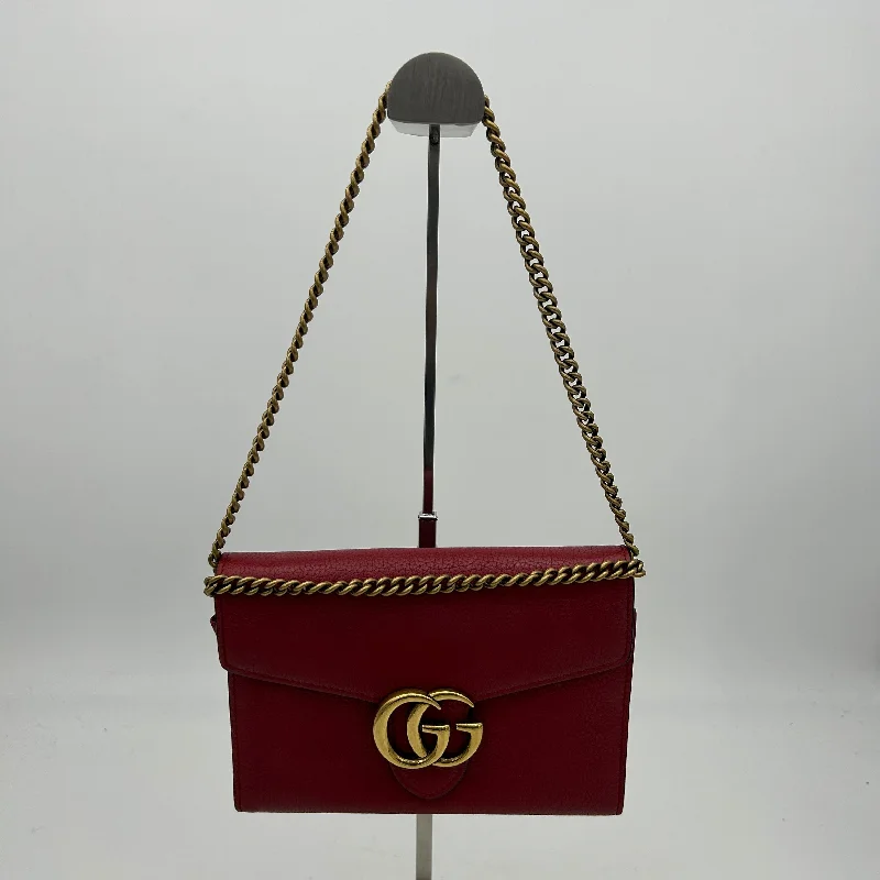 Ladies Gucci Dionysus bags with a detachable shoulder strapGucci Red Leather GG Marmont Wallet On Chain Mini