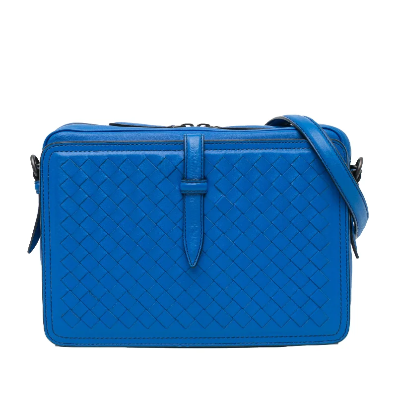 Bottega Veneta bags with leather - embossed bordersBlue Bottega Veneta Intrecciato Nappa Belt Flap Camera Bag