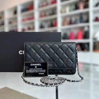 Chanel classicCaviar WOC Wallet On Chain Black SHW No 19