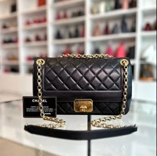 Chanel Designer Handbag with Unique DesignChic With Me Flap Lambskin Quilted Black GHW No 20