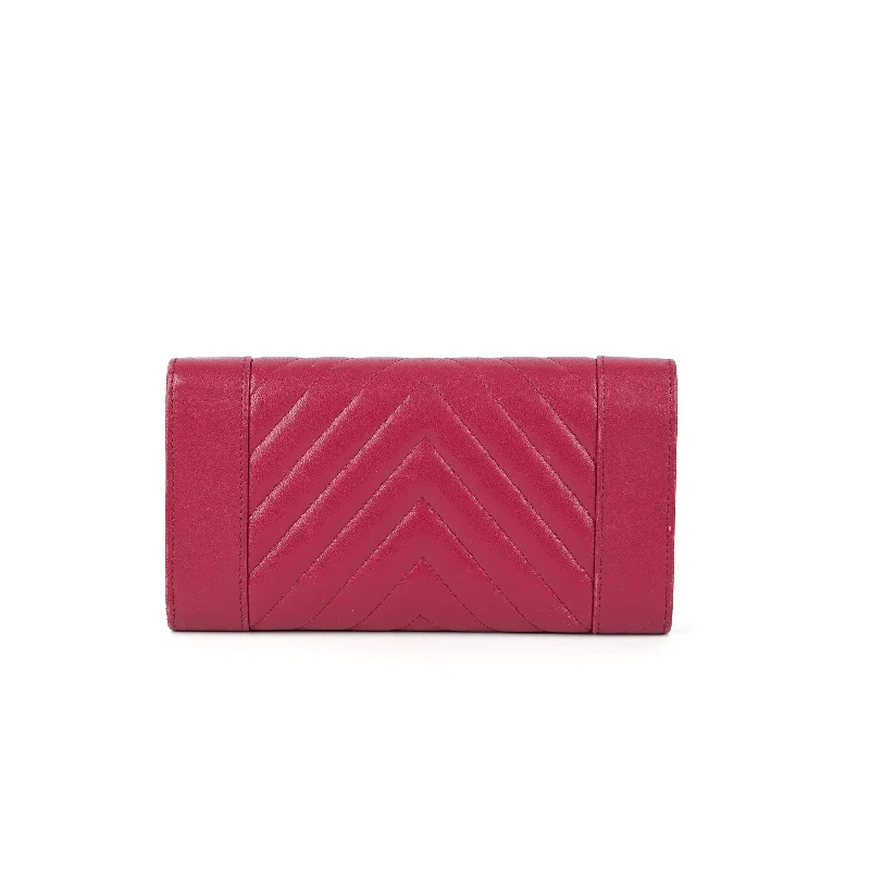 Chanel bags with modern touchesChanel Chevron Wallet Pink