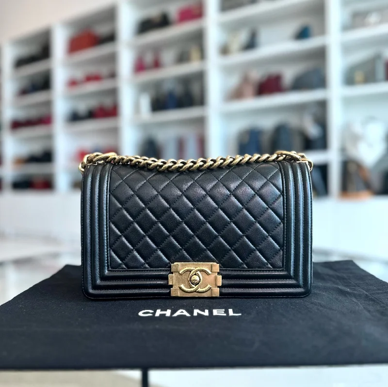 Chanel Luxury Handbag for High - End EventsBoy Old Medium 25CM Lambskin Leboy Black GHW No 19