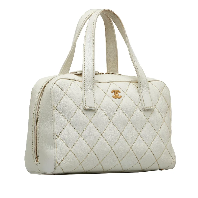 Chanel Quilted Leather Shoulder Bag for FashionistasChanel CC Wild Stitch Handbag (5IXpDV)