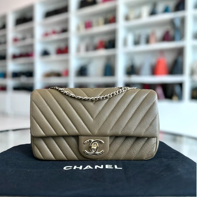 Chanel classicChevron Classic Seasonal Flap Lambskin Olive GHW No 20