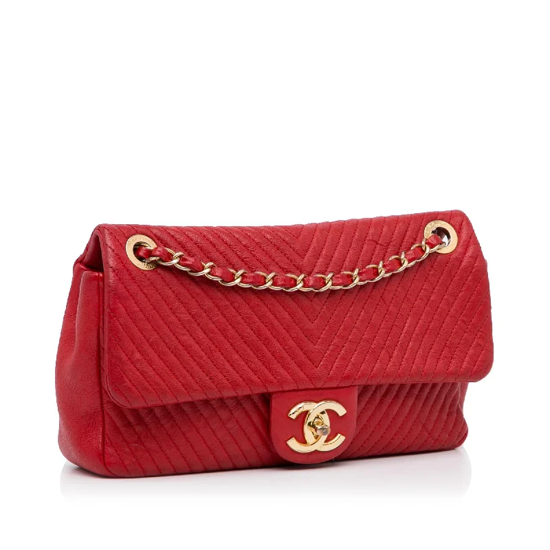 Chanel All - Match Handbag for Versatile StylingChanel Chevron Lambskin Single Flap (prH5uG)