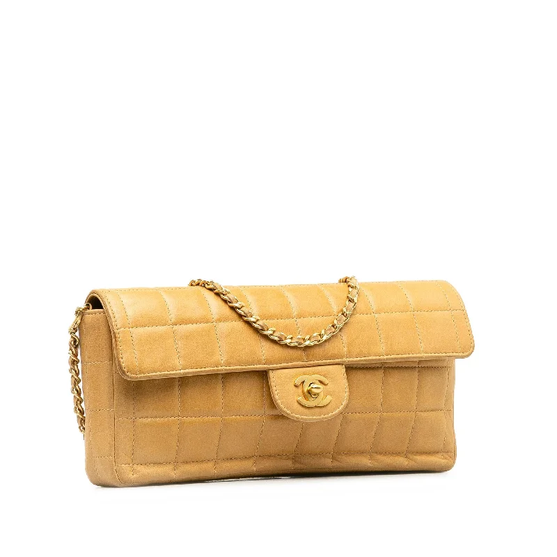 Chanel Chain Strap Handbag for Everyday UseChanel Choco Bar East West Flap Bag (iTo7QZ)