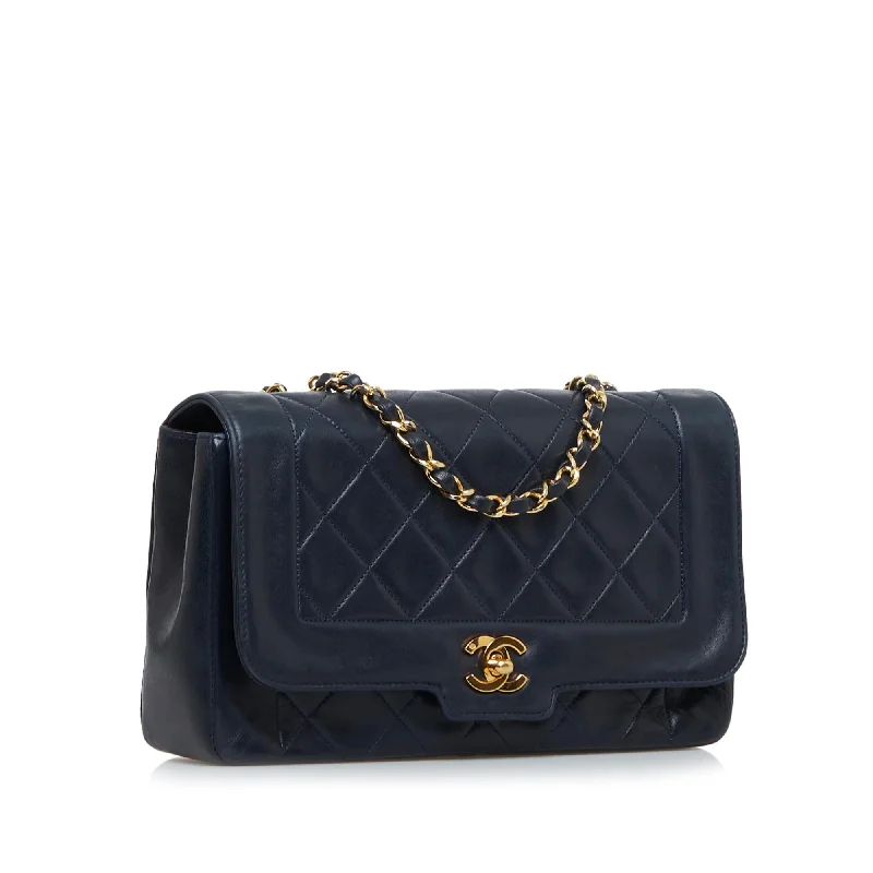 Chanel bags with modern touchesChanel Classic Lambskin Single Flap (5zRCXq)