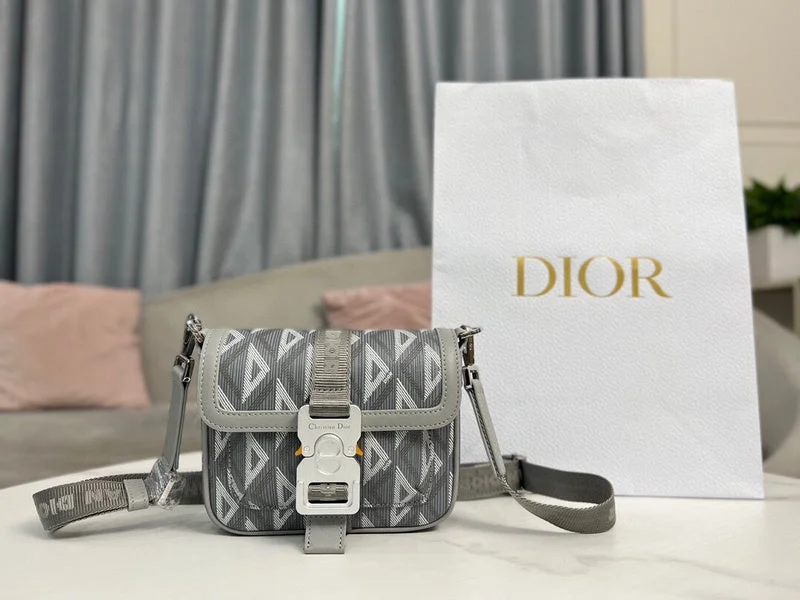 Christian Dior Saddle bags with a distressed leather finishBC - Dior Bags - 613