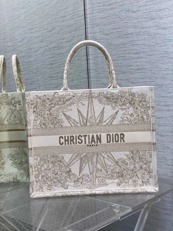 Christian Dior bags with a detachable coin purse insideDior Bag