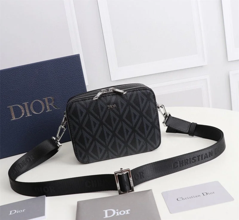 Luxury Christian Dior crossbody bags with a chain - link strapDior Bag