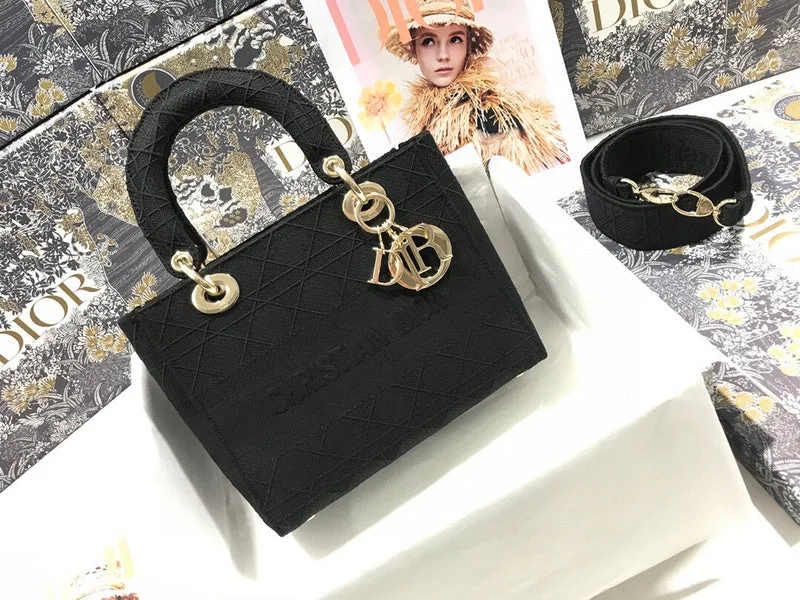 Luxury Christian Dior crossbody bags with a chain - link strapDior Bag