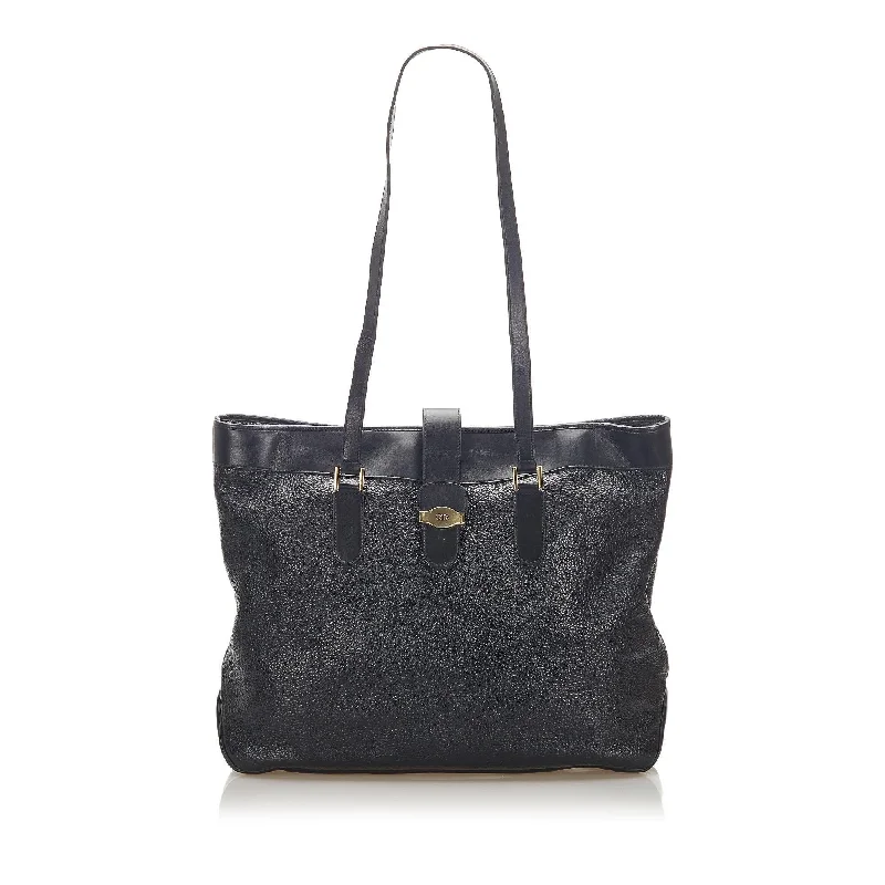 Fashion - forward Christian Dior tote bags for the modern womanDior Leather Tote Bag (SHG-17357)